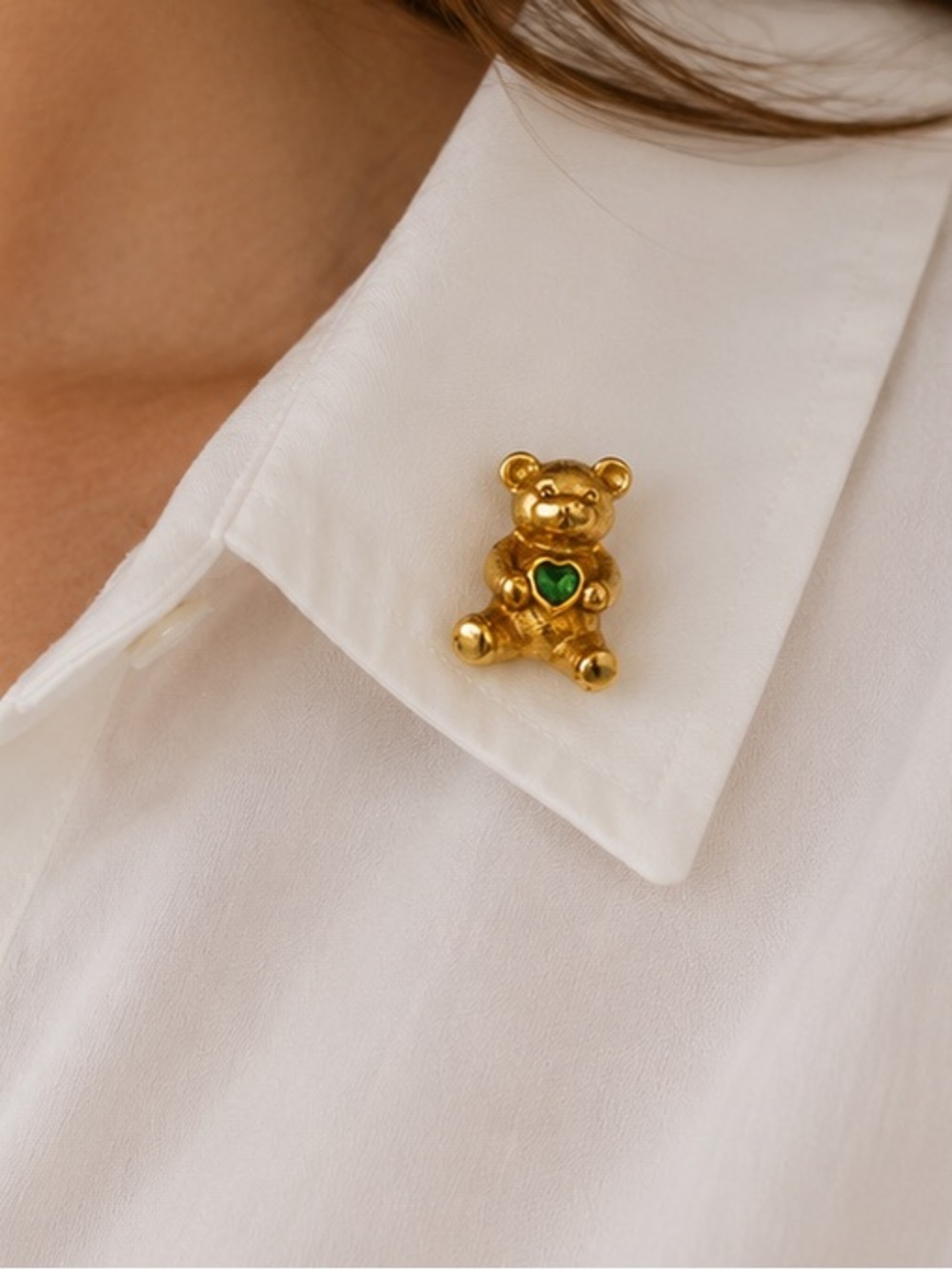 Vintage Avon teddy bear emerald birthstone pin